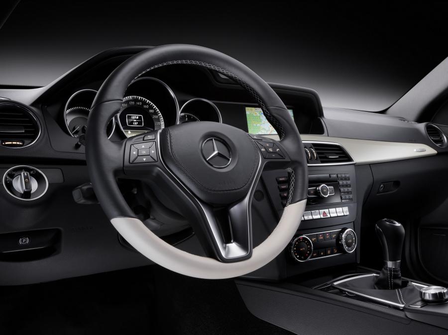  Mercedes-Benz C-Class Coupe 2012 года  (фото 65 из 99)